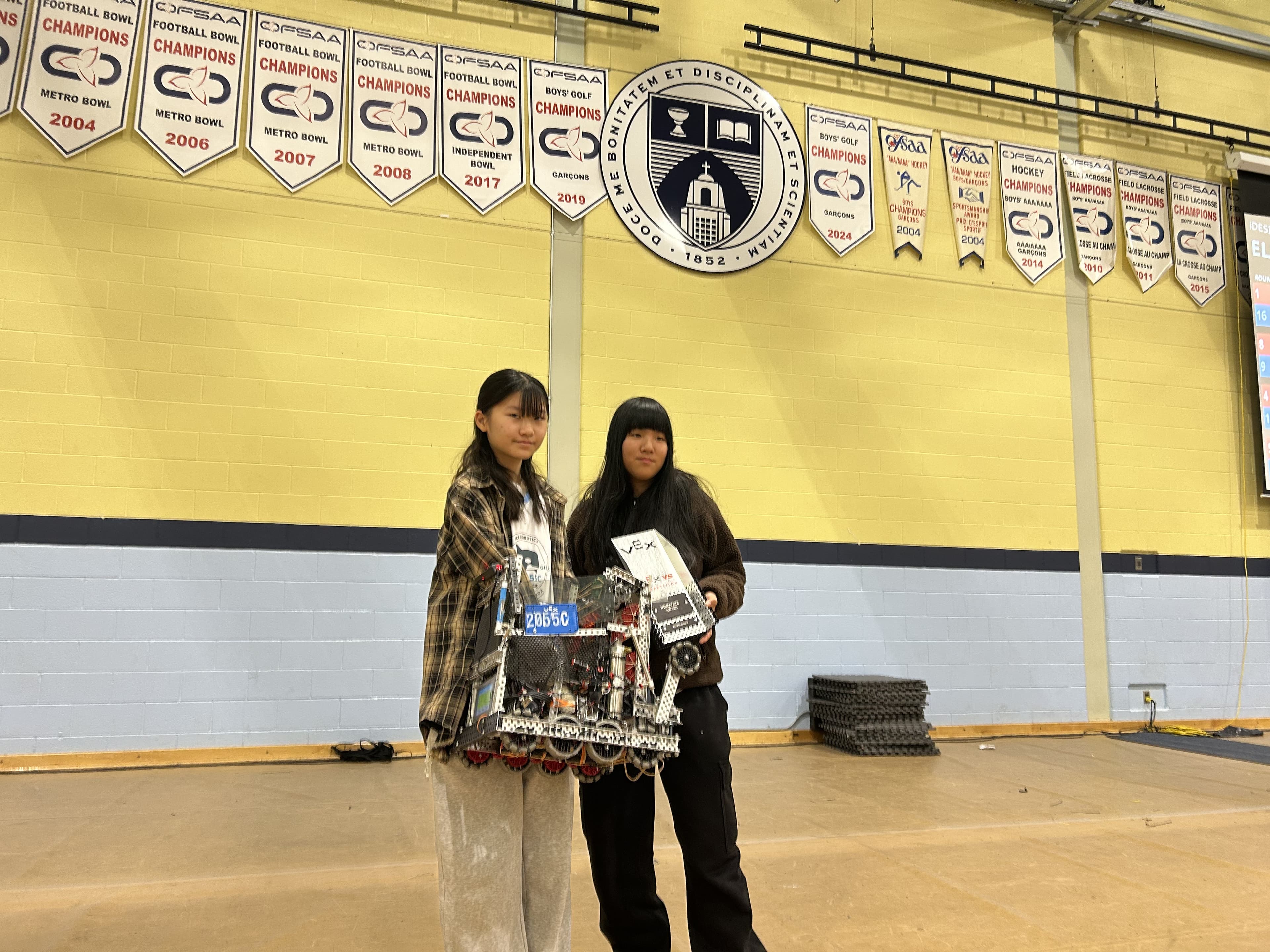 All Girls Team: Win Innovate Award in iDesign Robotics Event